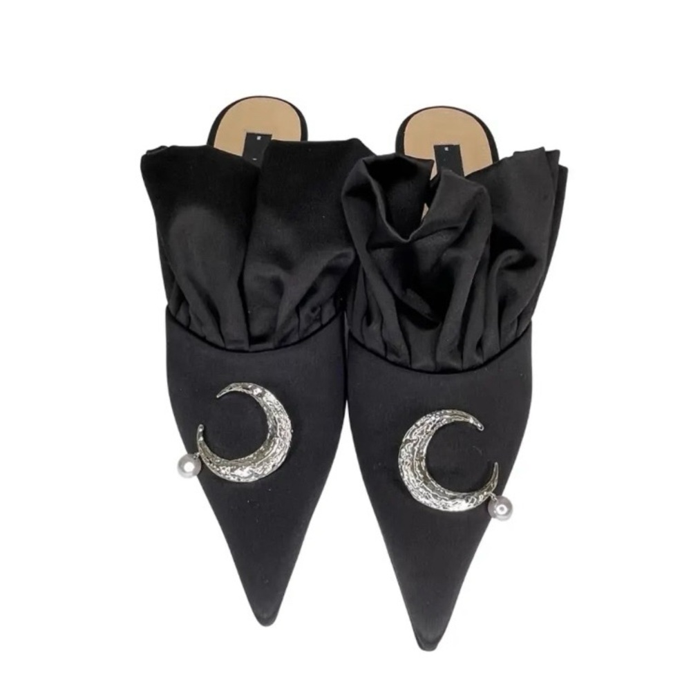 Midnight 00 Antoinette Moon Ruffle Pumps